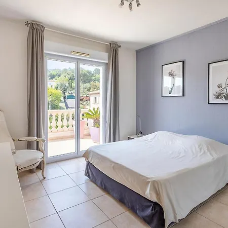 In Raphael * Saint-Raphaël