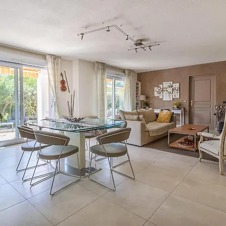 In Raphael Casa de Férias Saint-Raphaël