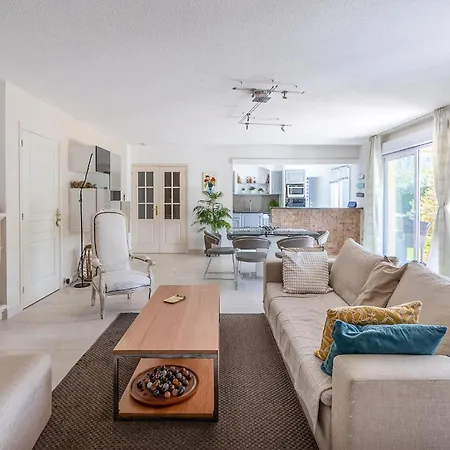 Prázdninový dům In Raphael *