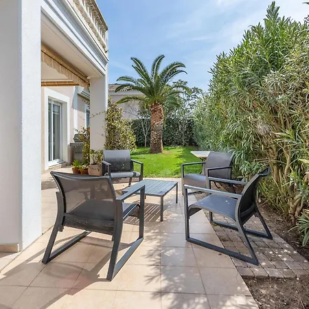 Awesome In Raphael With Private Swimming Pool, Be Inside Or Outside Casa de Férias Saint-Raphaël